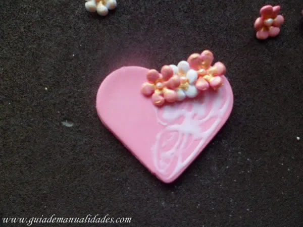 gO! Un dije corazón de porcelana fría - Guía de MANUALIDADES gO! Un dije corazón de porcelana fría - Guía de MANUALIDADES