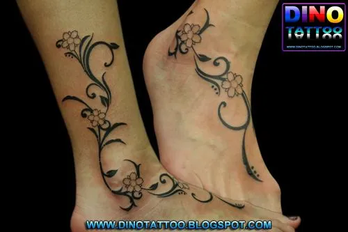Dino Tattoo: Tatuaje de enredadera