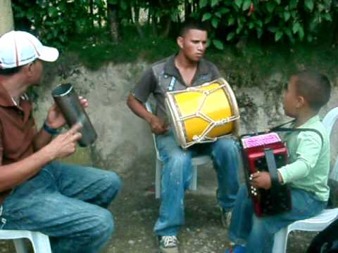 Diomenes niño que toca acordeon.MOV - YouTube Diomenes niño que toca acordeon.MOV - YouTube