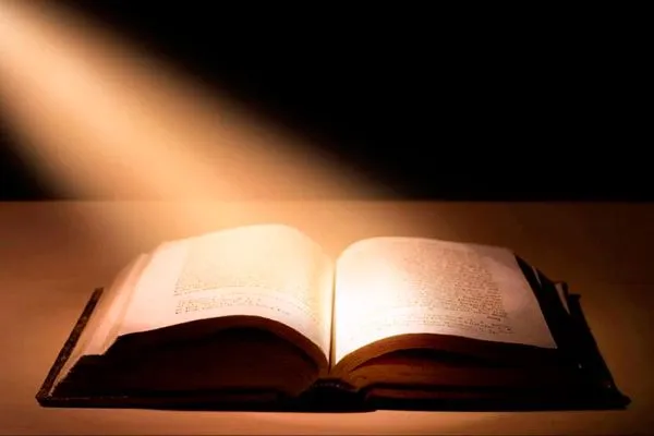 Quién es el Dios de la Biblia? – Historia de la Vida Quién es el Dios de la Biblia? – Historia de la Vida