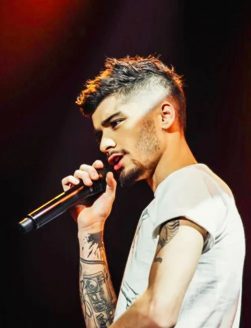 Directioners: Zayn Malik luce nuevo estilo en Australia
