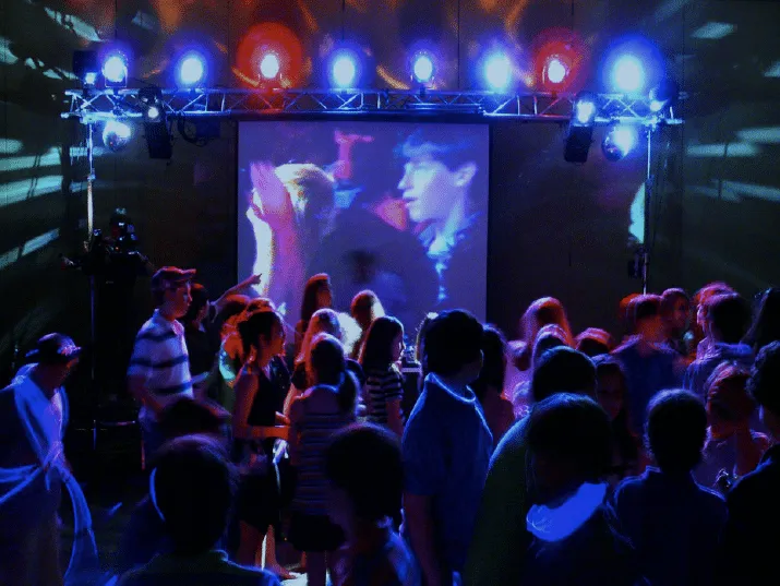 Disco party con vídeo proyección de homenaje - Ideas para Fiestas ... Disco party con vídeo proyección de homenaje - Ideas para Fiestas ...