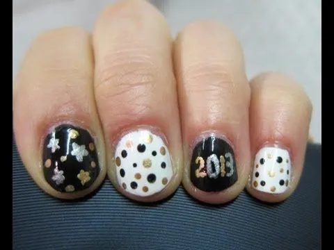 Diseño de uñas #11 ╫ Año Nuevo ≡ 2013 (New Year's eve nail art ... Diseño de uñas #11 ╫ Año Nuevo ≡ 2013 (New Year's eve nail art ...