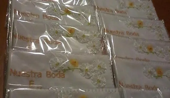 Servilletas bordadas en liston para boda - Imagui Servilletas bordadas en liston para boda - Imagui
