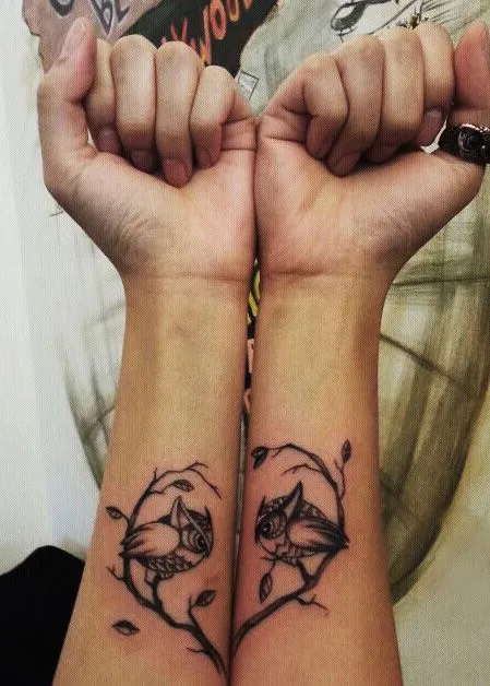 Tatuaje de Búhos en brazos | DISEÑOS DE TATUAJES Tatuaje de Búhos en brazos | DISEÑOS DE TATUAJES