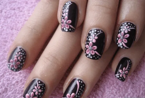 8 Diseños de Uñas Color Negro con Flores - ε Diseños e Ideas ...