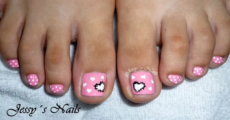 UÑAS CON LUNARES O PUNTOS on Pinterest | Nailart, Pies and Cat Nails