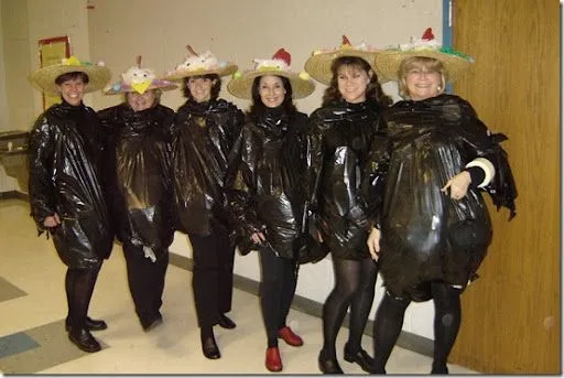 Ideas para un disfraz de gallina hecho con bolsa de basura ...