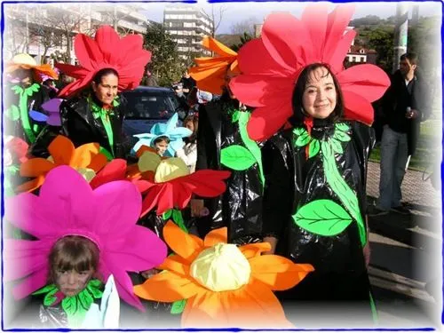 disfraz de flor de plástico y papel para grupos - Disfraz casero disfraz de flor de plástico y papel para grupos - Disfraz casero