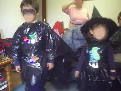 Disfraces bolsas negras de basura carnaval | Multipapel. Expertos ... Disfraces bolsas negras de basura carnaval | Multipapel. Expertos ...