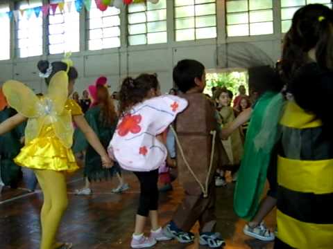 los disfraces de primavera en la escuela felipe sanguinetti - YouTube los disfraces de primavera en la escuela felipe sanguinetti - YouTube