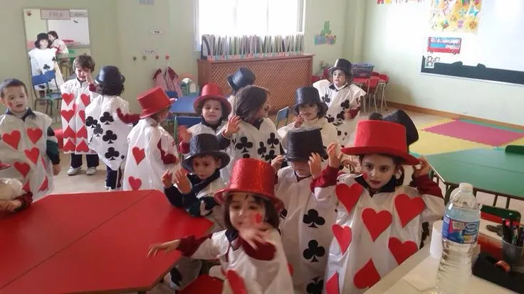 Disfraz con bolsas de plástico blancas de basura un disfraz de ...