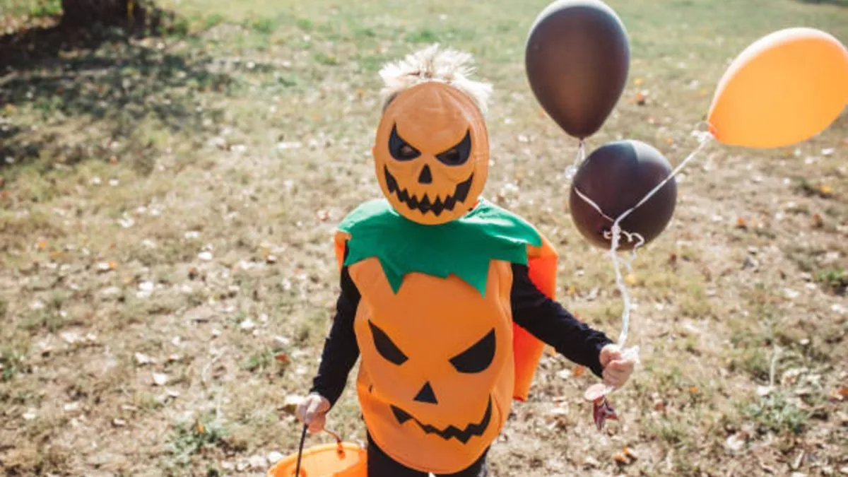 Cómo hacer un disfraz de calabaza de Halloween para los niños Cómo hacer un disfraz de calabaza de Halloween para los niños