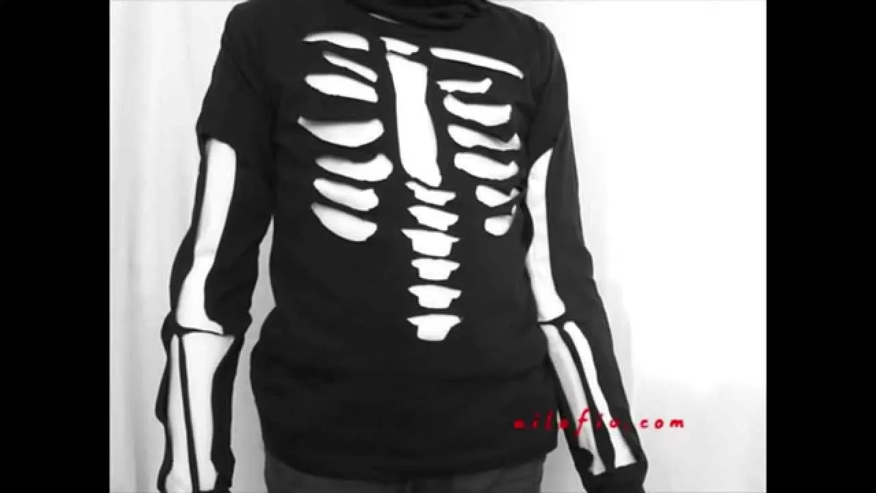Cómo hacer un disfraz con una camiseta - YouTube Cómo hacer un disfraz con una camiseta - YouTube