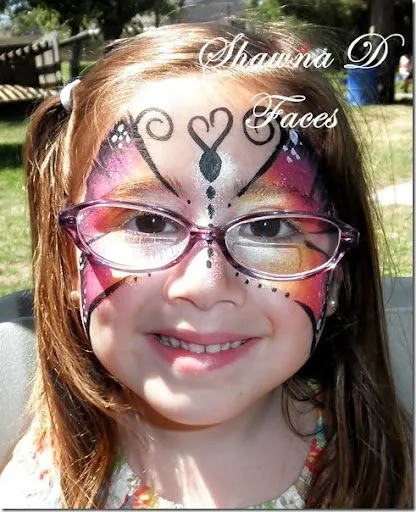 Disfraz casero y maquillaje de mariposa para niña | Trato o truco Disfraz casero y maquillaje de mariposa para niña | Trato o truco