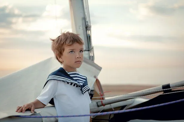 Cómo hacer un disfraz de marinero | eHow en Español Cómo hacer un disfraz de marinero | eHow en Español