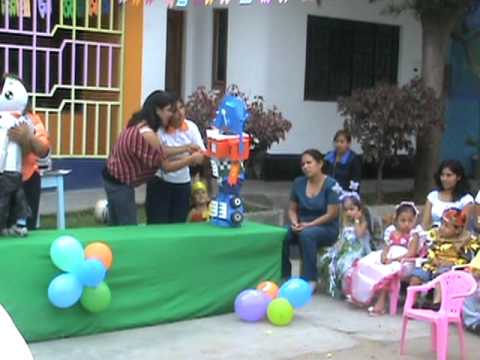 disfraz con material reciclado - YouTube