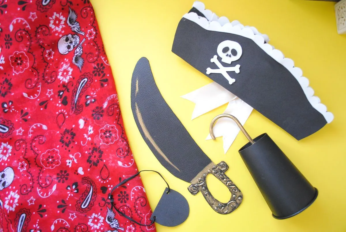 Como Hacer Disfraz De Pirata Fácil - La Casita Curiosa Como Hacer Disfraz De Pirata Fácil - La Casita Curiosa