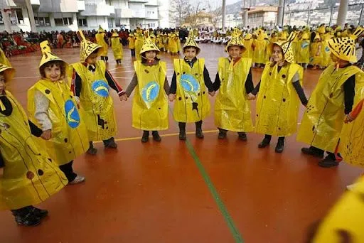disfraz de plátano con bolsas de basura - Nos disfrazamos disfraz de plátano con bolsas de basura - Nos disfrazamos