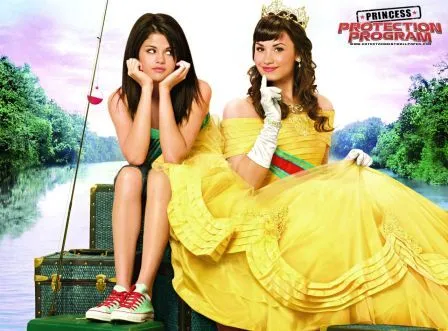 Demi Lovato y Selena Gomez: spots televisivos y detrás de escenas ...