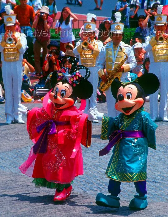Disneyland - Mickey and Minnie Mouse, Tokyo, Japan. photo by B ... Disneyland - Mickey and Minnie Mouse, Tokyo, Japan. photo by B ...