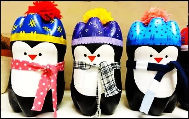 Divertidos pingüinos reutilizando botellas de plástico Divertidos pingüinos reutilizando botellas de plástico