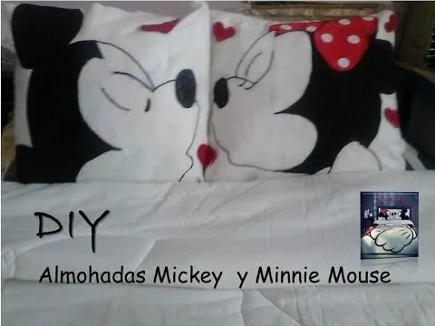 Diy. Almohadas Minnie y Micky Mouse - YouTube Diy. Almohadas Minnie y Micky Mouse - YouTube