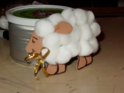 DIY Cómo hacer un borrego blanco de foami y pompones. - YouTube DIY Cómo hacer un borrego blanco de foami y pompones. - YouTube