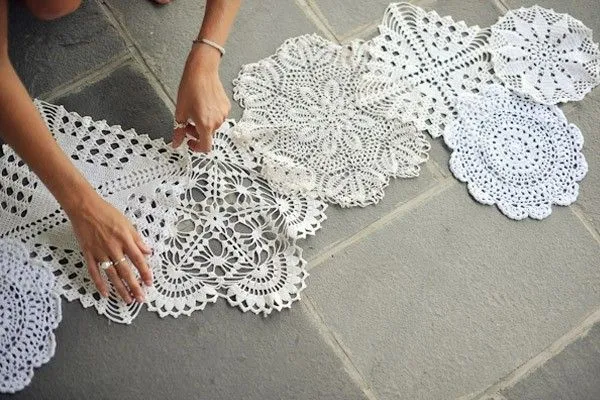 Graficos de tapetes y caminos de mesa a crochet - Imagui