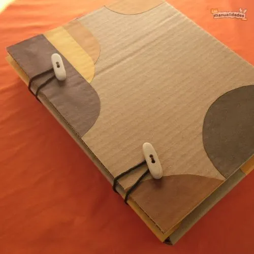 DIY Cómo hacer una carpeta de cartón | Cartón DIY | Pinterest
