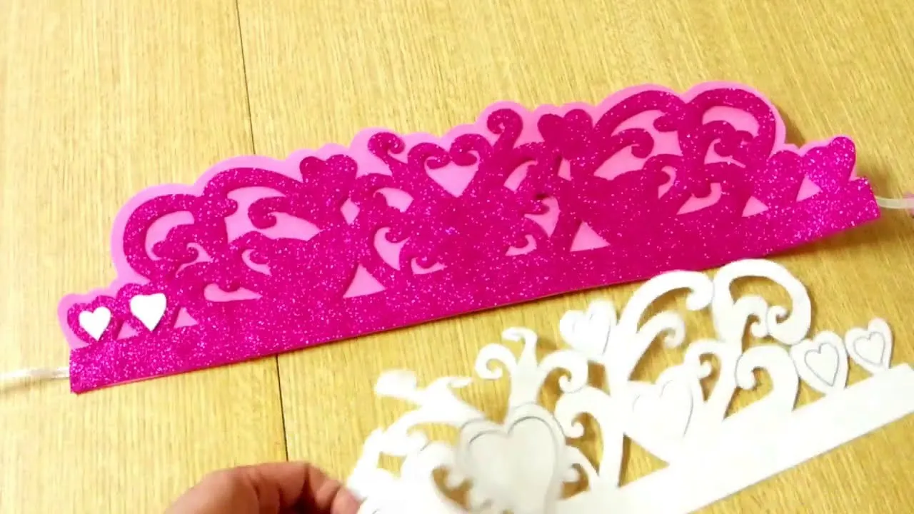 DIY CORONA de PRINCESA PARA NIÑA en GOMA EVA con plantillas gratis. - YouTube DIY CORONA de PRINCESA PARA NIÑA en GOMA EVA con plantillas gratis. - YouTube