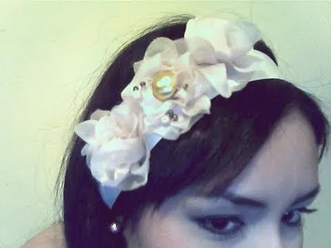 DIY♡ flores de tela* para un collar/diadema muy bonito (facil de ... DIY♡ flores de tela* para un collar/diadema muy bonito (facil de ...