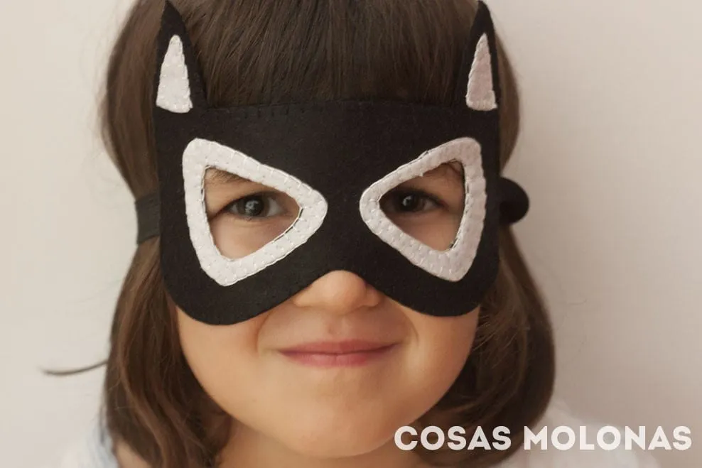 DIY Máscara de fieltro Batman o Batgirl - Cosas Molonas DIY Máscara de fieltro Batman o Batgirl - Cosas Molonas