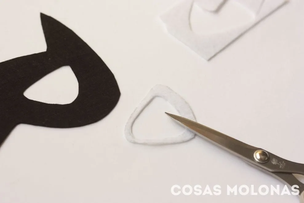 DIY Máscara de fieltro Batman o Batgirl - Cosas Molonas DIY Máscara de fieltro Batman o Batgirl - Cosas Molonas