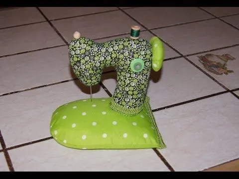 DIY- MINI MAQUINA DE COSER ALFILETERO - YouTube