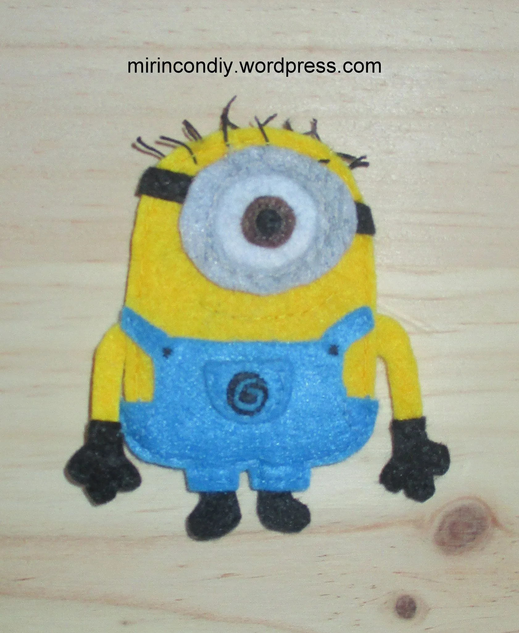 DIY Minion de fieltro |