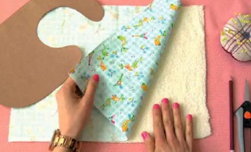 Blog costura y diy: Oh, Mother Mine DIY!!: COMO HACER UN BABERO ...
