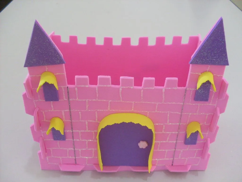 DOCEIRO CASTELO DAS PRINCESAS (peça desenvolvida e molde gentilmente ... DOCEIRO CASTELO DAS PRINCESAS (peça desenvolvida e molde gentilmente ...