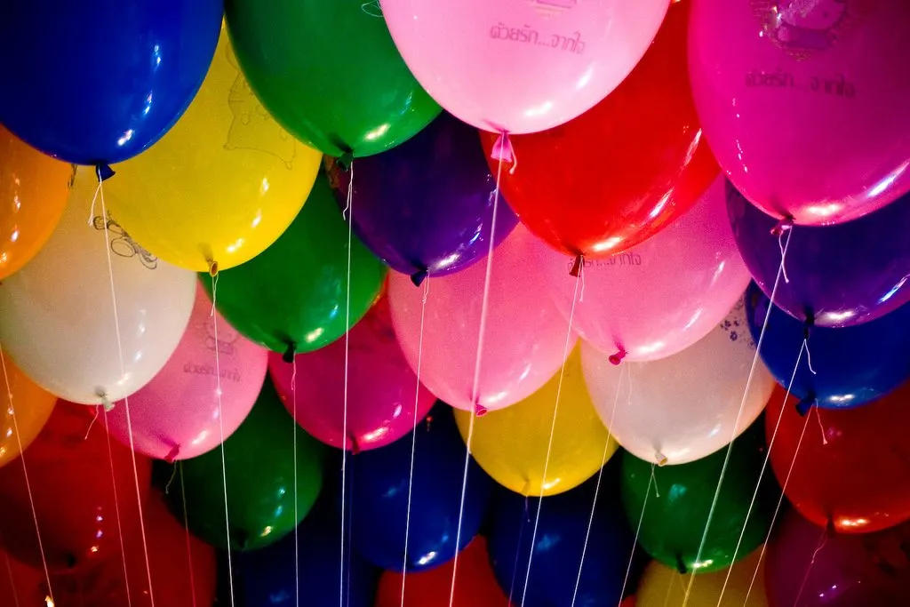 Una docena de ideas decorativas con globos para fiestas - una ...