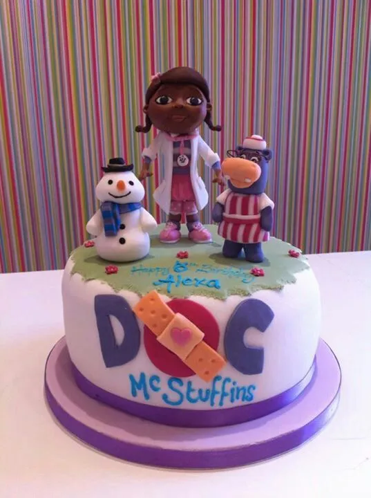 Doctora juguetes | Tartas de fondant | Pinterest | Doc Mcstuffins