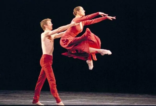 Domdom - La Danza, es algo vivo que evoluciona con los tiempos. Domdom - La Danza, es algo vivo que evoluciona con los tiempos.