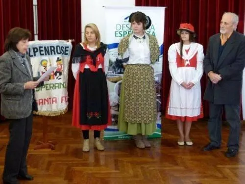 Donan trajes típicos Suizo al Museo de la Colonización | FM Spacio ... Donan trajes típicos Suizo al Museo de la Colonización | FM Spacio ...
