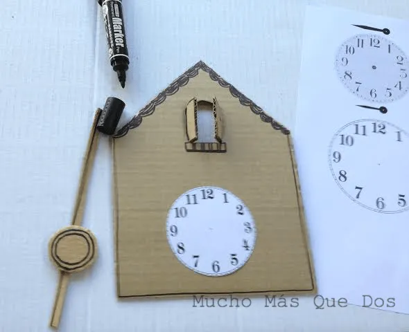 Mucho Más Que Dos: DIY Reloj Cuco de cartón Mucho Más Que Dos: DIY Reloj Cuco de cartón
