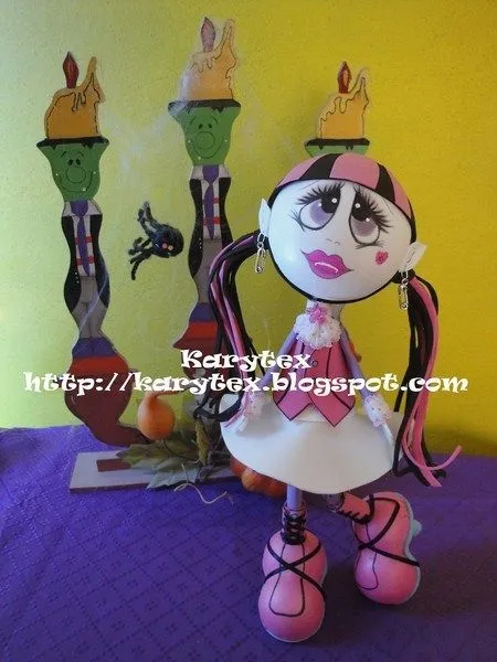 DRACULAURA MONSTER HIGH DE KARITEX CON PAP Y MOLDES de la web ... DRACULAURA MONSTER HIGH DE KARITEX CON PAP Y MOLDES de la web ...