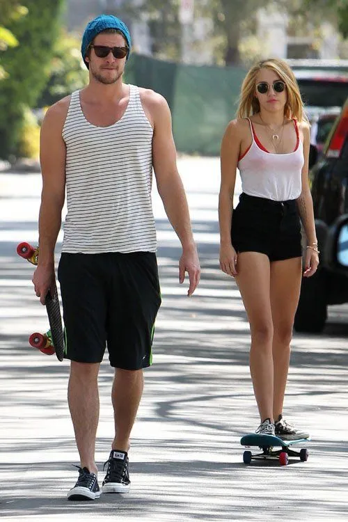 Smilers Por Siempre: Miley: pelo rubio y en skate Smilers Por Siempre: Miley: pelo rubio y en skate