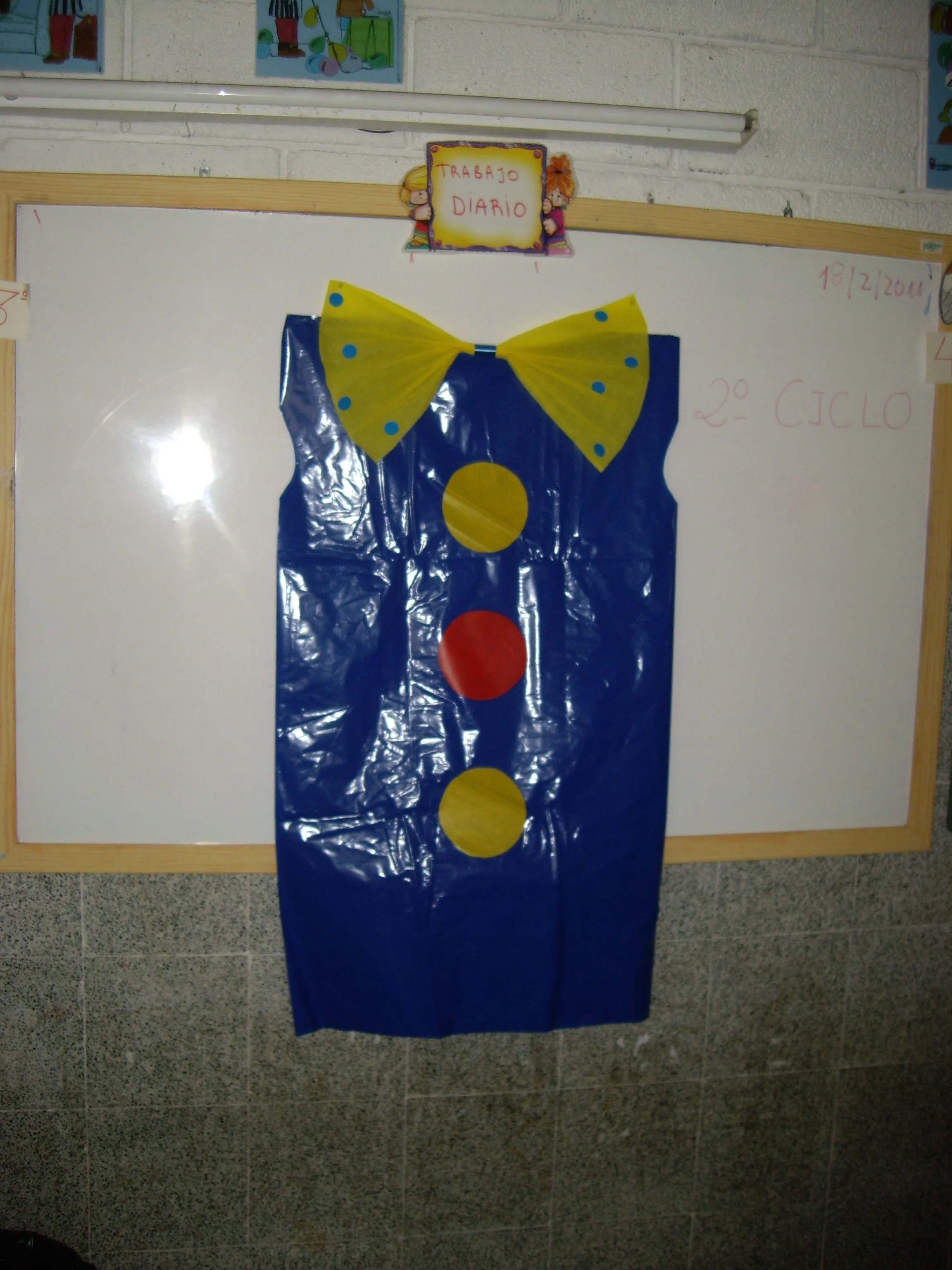 Los duendes y hadas de Ludi: Ya llegó el Carnaval. | Manualidades halloween, Artesanías de carnaval, Disfraz de payaso Los duendes y hadas de Ludi: Ya llegó el Carnaval. | Manualidades halloween, Artesanías de carnaval, Disfraz de payaso
