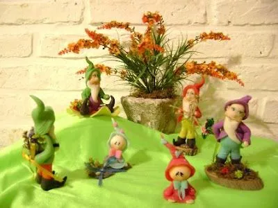 Duendes Romanticos en Porcelana Fria