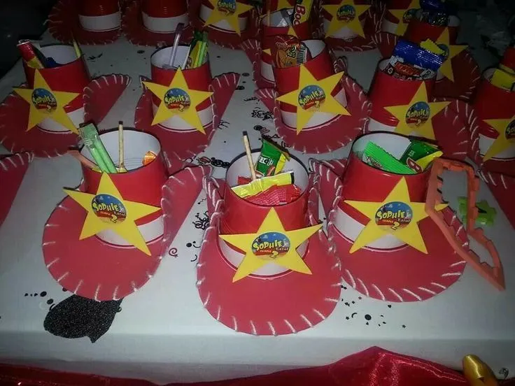 dulceros en forma del sombrero de Woody o Jesy de toy story ... dulceros en forma del sombrero de Woody o Jesy de toy story ...