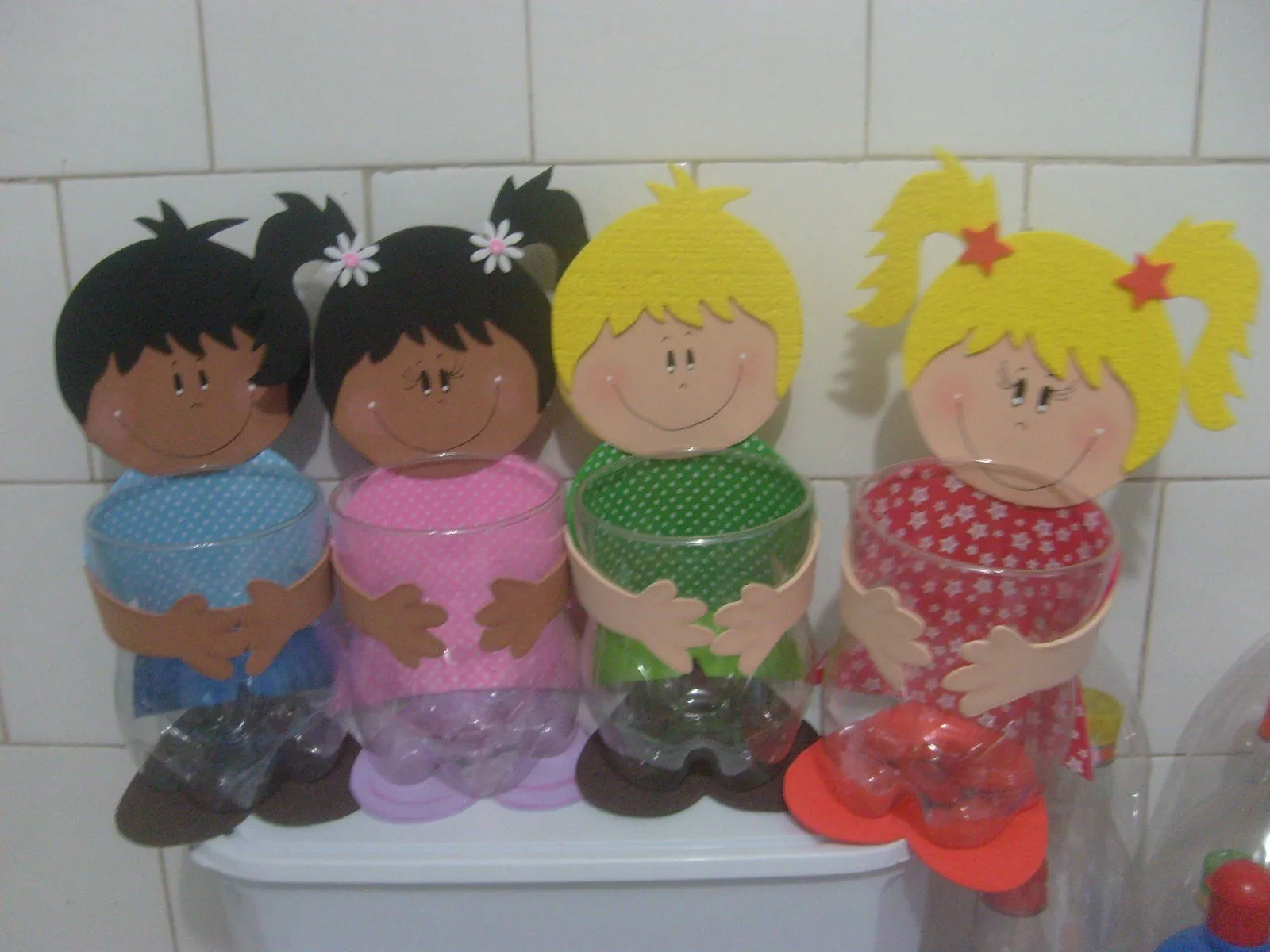 Dulceros para fiestas infantiles reciclados - Imagui