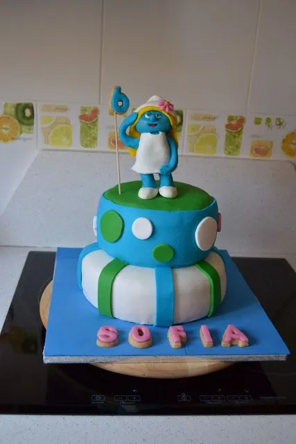 Mis dulces pinitos: TARTA DE PITUFINA